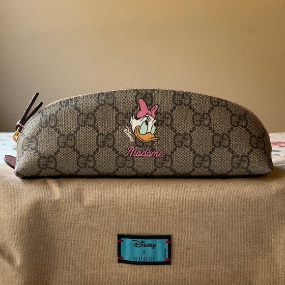 🎀🛍🎀  GUCCI X DISNEY DAISY DUCK PENCIL CASE 🎀🛍🎀 NWT 🎀🛍🎀 - Picture 5 of 16